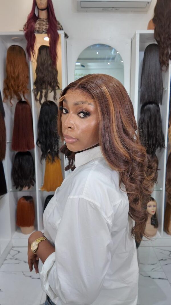 20 Donor Wavy Lite Brown Highlights HD 5x5